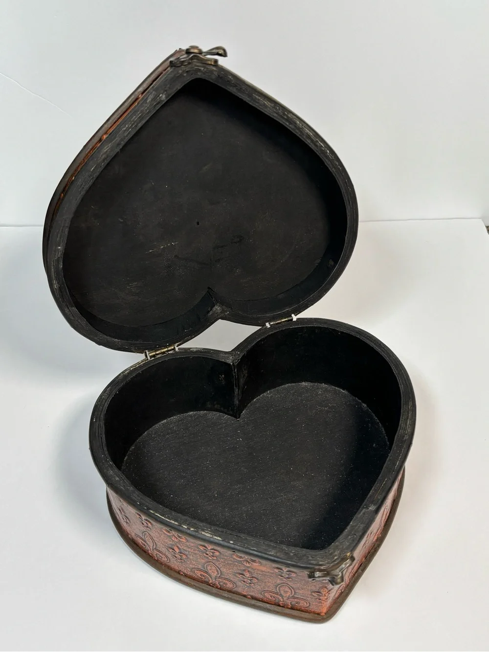 Wood Heart Box Fleur De Lis Hinge Closure Jewelry Trinket Storage